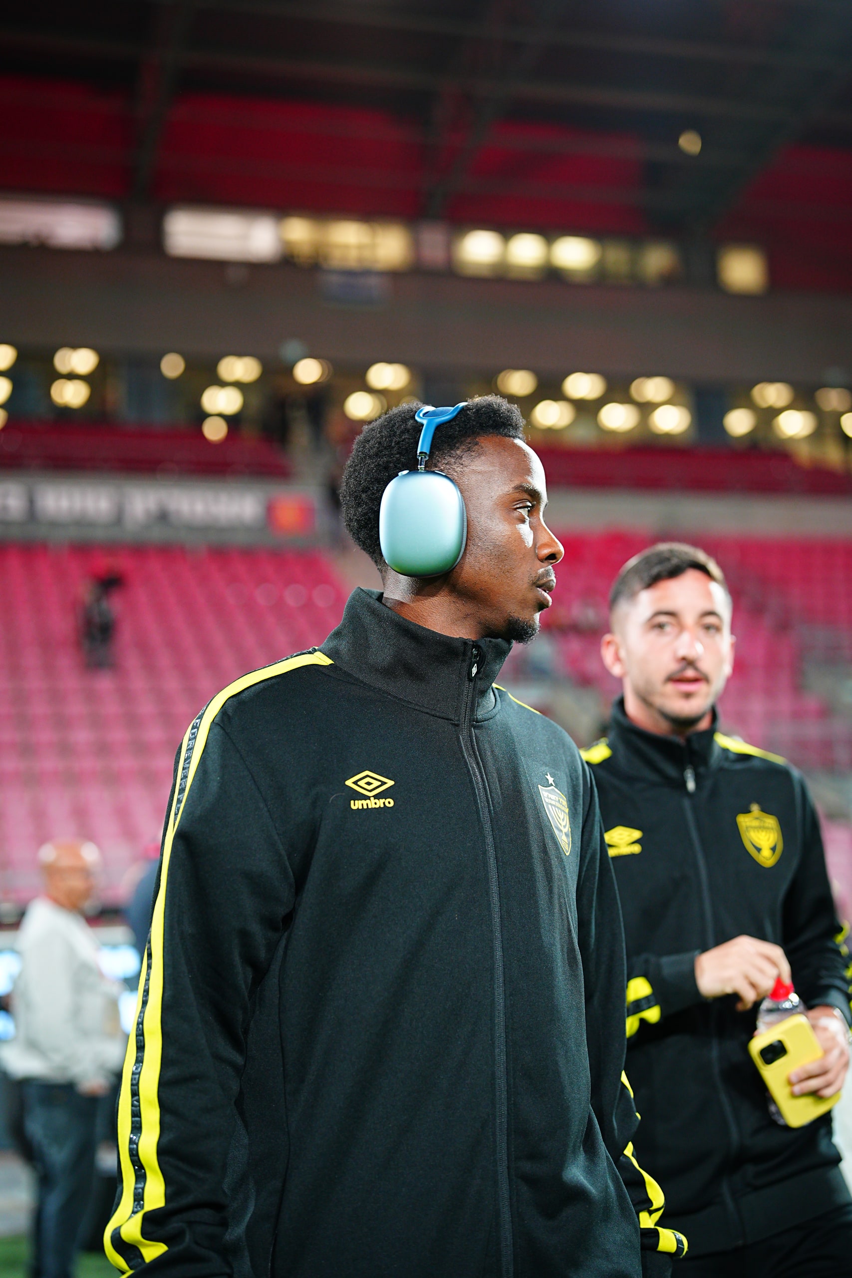 Arrival — player entering the venue