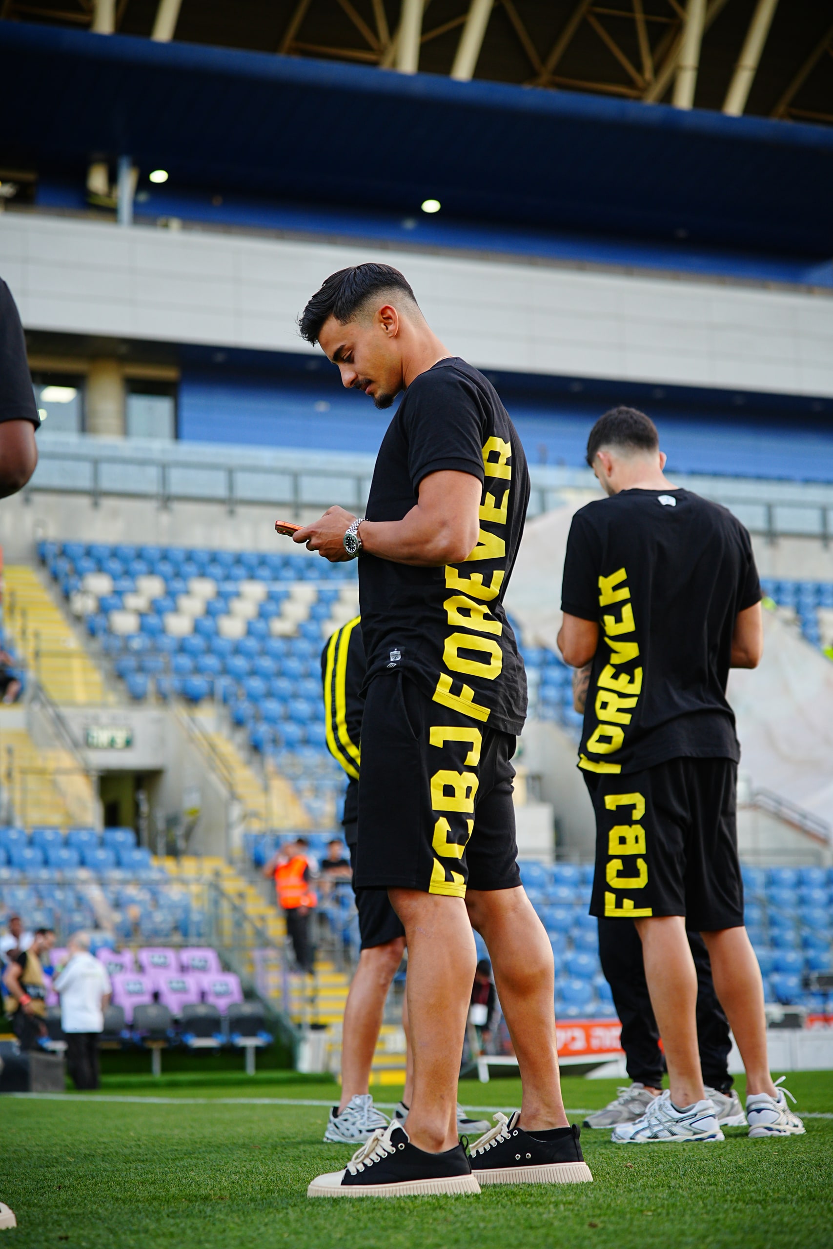 Beitar player arriving before kick-off